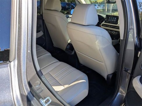 Certified 2024 Honda HR-V EX-L image 40