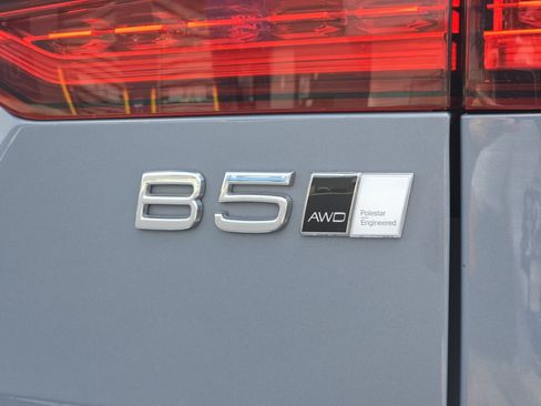 Used 2023 Volvo V60 B5 Cross Country Ultimate AWD/4WD image 15