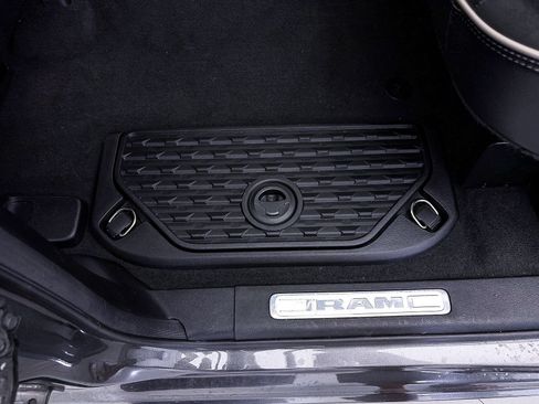 Used 2022 RAM 1500 Laramie w/ Sport Appearance Package AWD/4WD image 19
