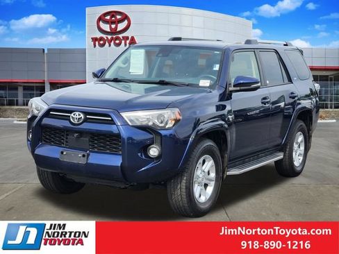 Used 2023 Toyota 4Runner SR5 Premium w/ Moonroof Package RWD image 4
