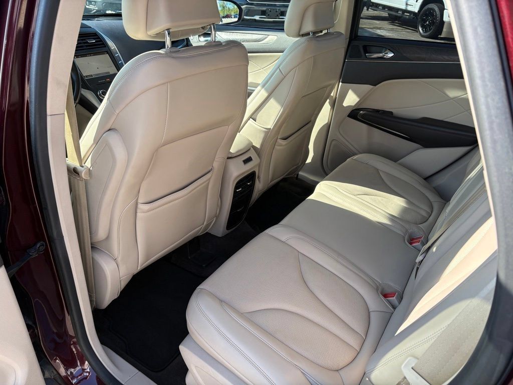 Used 2018 Lincoln MKC Reserve w/ Lincoln MKC Climate Package AWD/4WD image 16