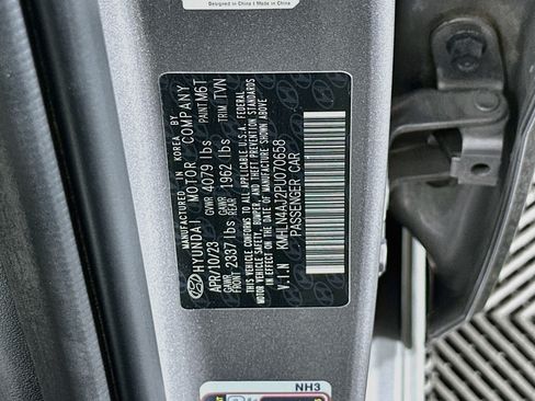 Used 2023 Hyundai Elantra Limited FWD image 12