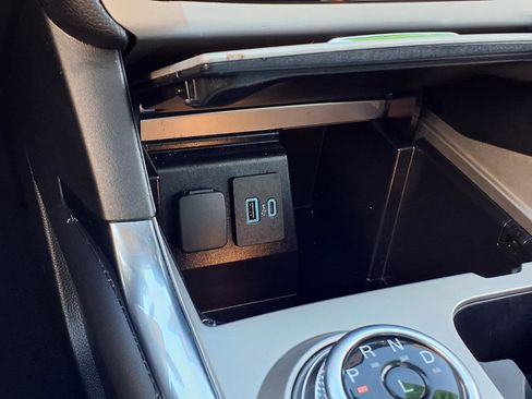 Used 2023 Ford Explorer XLT w/ Equipment Group 202A image 13