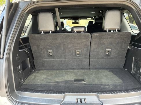 Used 2019 Ford Expedition XLT w/ Equipment Group 202A RWD image 10