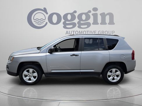 Used 2016 Jeep Compass Sport FWD image 2