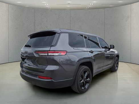 Used 2023 Jeep Grand Cherokee L Laredo RWD image 4