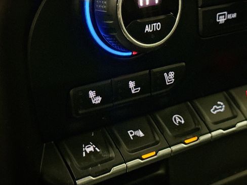 Used 2021 Chevrolet Silverado 1500 LTZ image 10