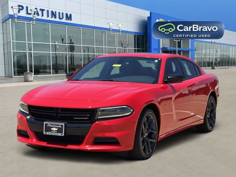 Used 2023 Dodge Charger SXT w/ Blacktop Package RWD image 2