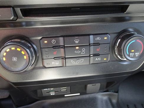 Used 2015 Ford F150 XLT w/ Equipment Group 302A Luxury AWD/4WD image 28