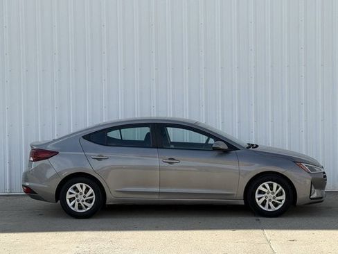 Used 2020 Hyundai Elantra SE w/ Cargo Package (C1) FWD image 3