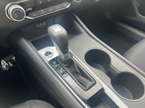 Used 2025 Nissan Altima 2.5 SV image 36