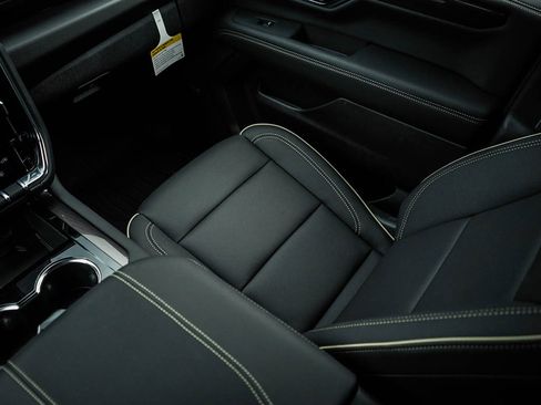 New 2026 GMC Yukon XL Elevation w/ LPO, Floor Liner Package AWD/4WD image 27