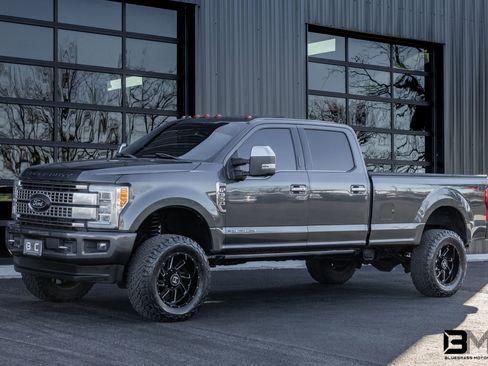 Used 2017 Ford F350 Platinum w/ Platinum Ultimate Package image 2