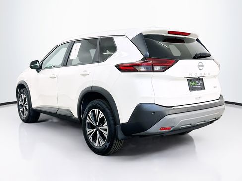 Used 2023 Nissan Rogue SV image 5