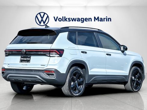 New 2026 Volkswagen Taos SE image 5