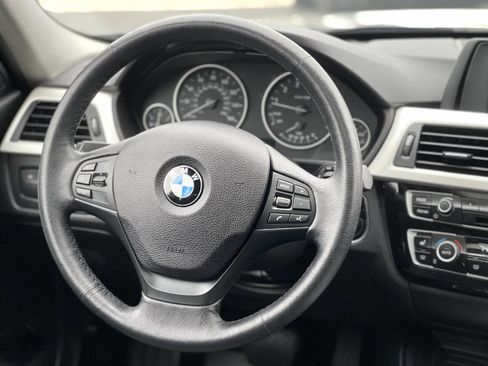 Used 2018 BMW 320i xDrive Sedan image 18