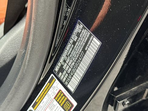 Used 2025 Mercedes-Benz C 300 Sedan image 36