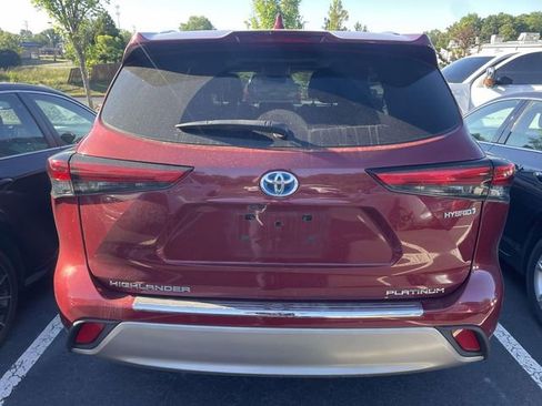 Used 2021 Toyota Highlander Platinum FWD image 8