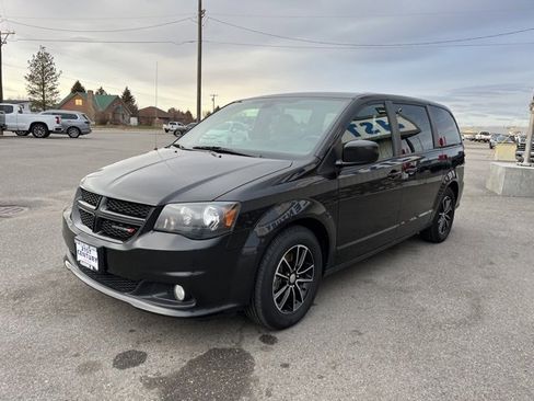 Used 2019 Dodge Grand Caravan GT image 3