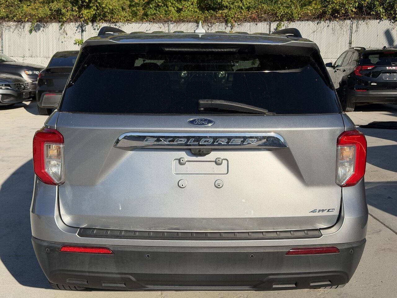 Used 2020 Ford Explorer XLT AWD/4WD image 6