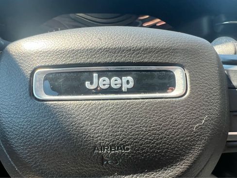 Used 2022 Jeep Compass Latitude image 21