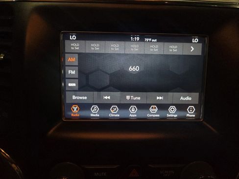 Used 2020 Jeep Grand Cherokee Laredo AWD/4WD image 25