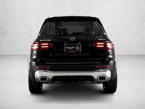 New 2026 Mercedes-Benz GLB 250 4MATIC image 4