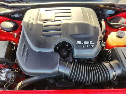 Used 2022 Dodge Challenger SXT image 30