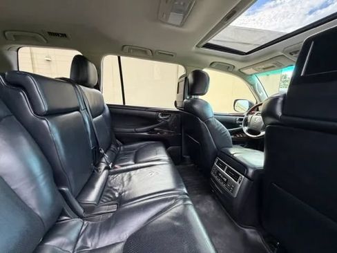 Used 2013 Lexus LX 570 4WD w/ Luxury Pkg image 30