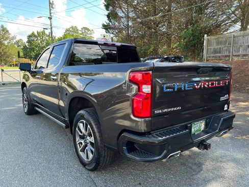 Used 2021 Chevrolet Silverado 1500 High Country w/ Technology Package AWD/4WD image 6