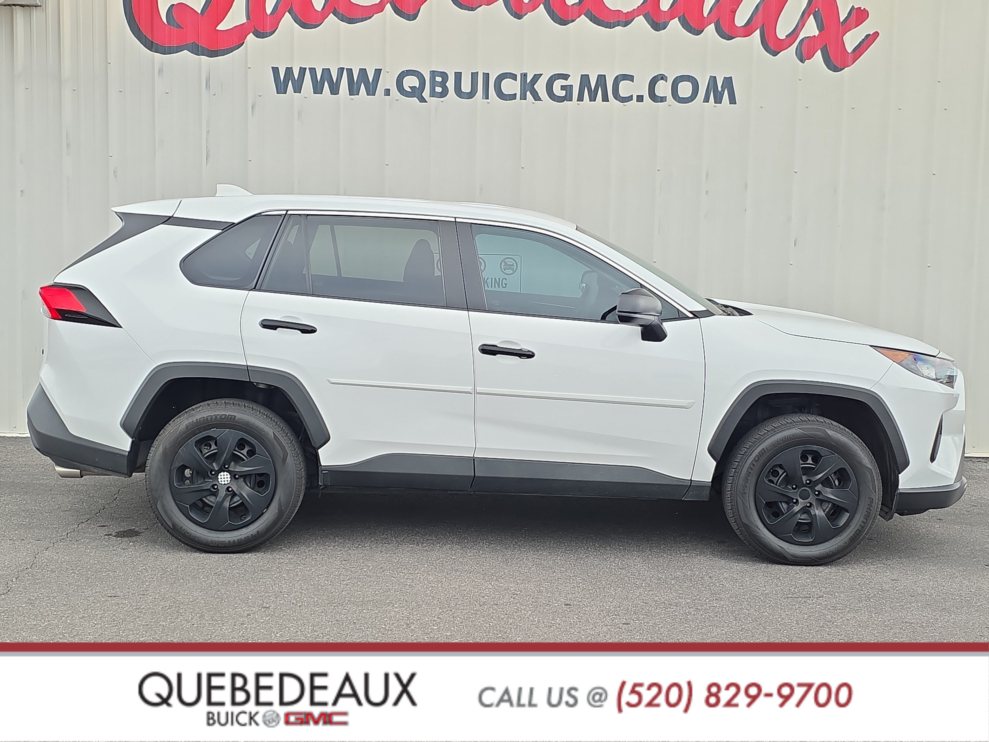 Used 2022 Toyota RAV4 LE FWD image 8