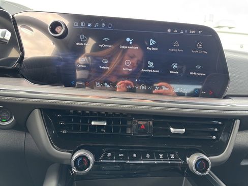 New 2026 Chevrolet Suburban Premier image 17