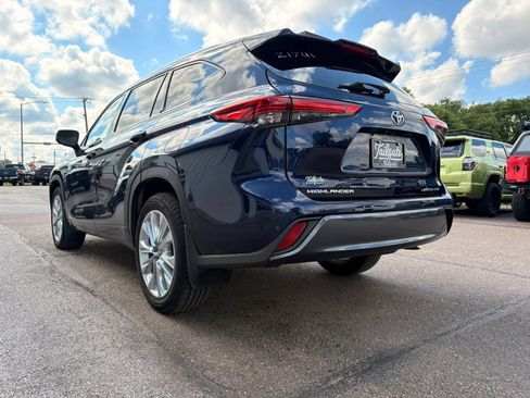 Used 2021 Toyota Highlander Limited AWD/4WD image 5