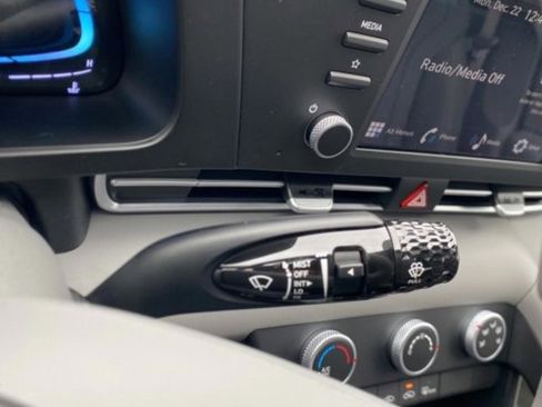 New 2026 Hyundai Elantra SE image 18