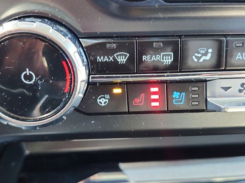 Used 2024 Ford F250 Lariat image 23