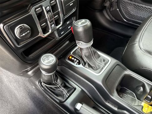 Used 2021 Jeep Wrangler Unlimited Sahara w/ Cold Weather Group image 21