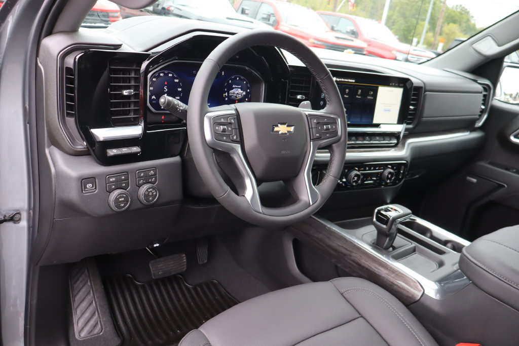 New 2026 Chevrolet Silverado 1500 LTZ w/ LTZ Premium Package AWD/4WD image 6