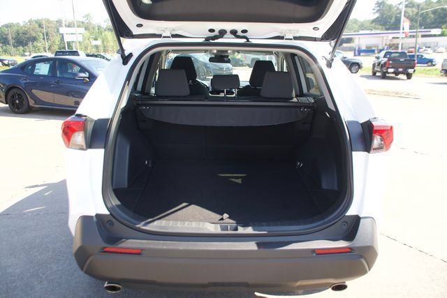 Used 2025 Toyota RAV4 XLE FWD image 15