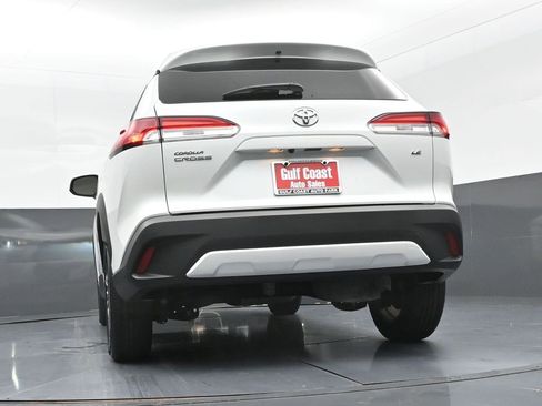 Certified 2022 Toyota Corolla Cross LE image 35
