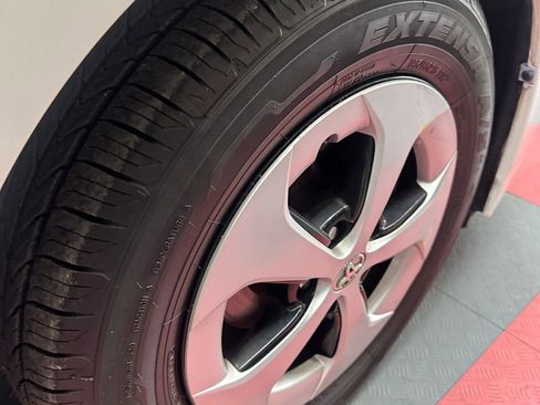 Used 2013 Toyota Prius Three w/ Solar Roof Pkg image 33