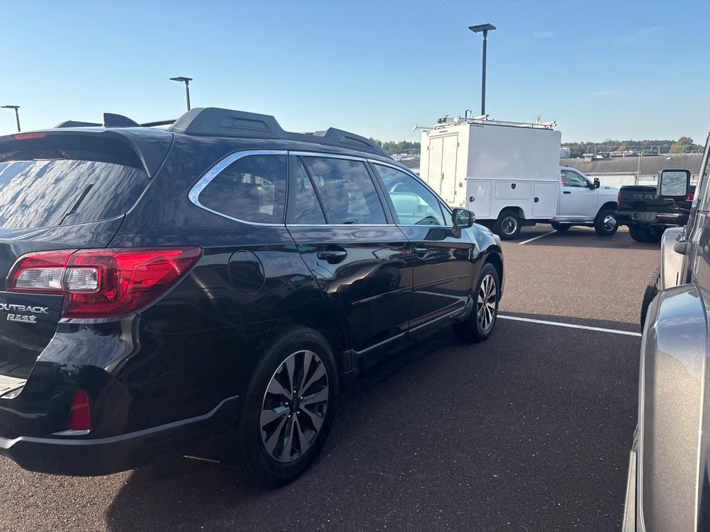 Used 2016 Subaru Outback 2.5i Limited AWD/4WD image 2