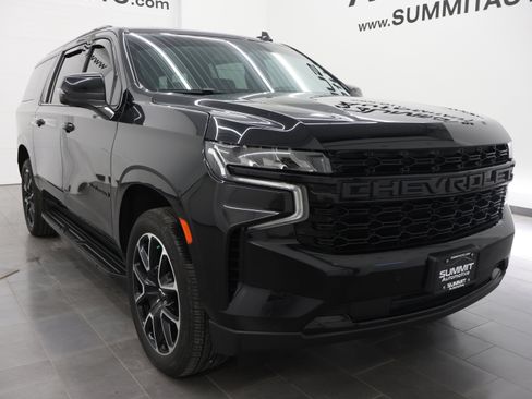 Used 2023 Chevrolet Suburban RST w/ Luxury Package image 2