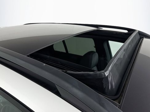 Certified 2022 Mercedes-Benz GLE 350 4MATIC w/ AMG Line Exterior image 22