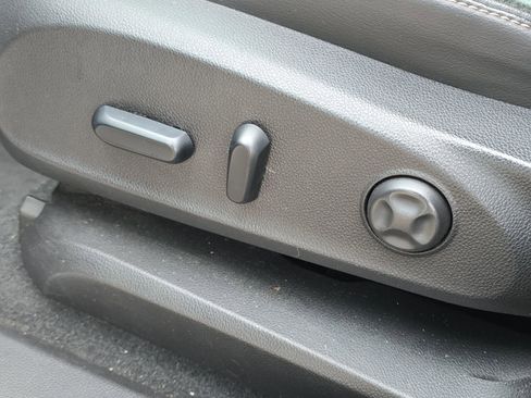 Used 2017 Buick Envision Essence image 12