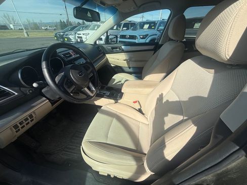 Used 2015 Subaru Outback 2.5i Premium AWD/4WD image 3