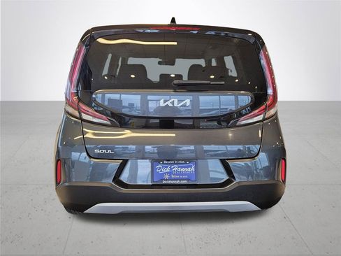 Used 2025 Kia Soul LX w/ LX Technology Package FWD image 8