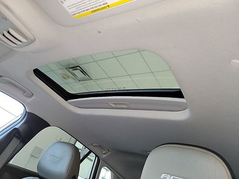 Used 2024 Chevrolet Trax ACTIV w/ Sunroof Package image 11