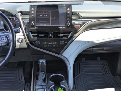 Used 2024 Toyota Camry XSE FWD image 18