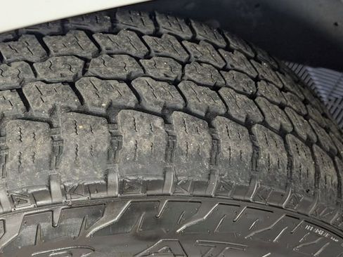 Used 2014 Toyota Tundra SR5 w/ SR5 Upgrade Package image 9