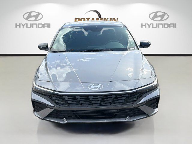 Certified 2026 Hyundai Elantra Sport FWD image 2